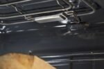 Pogled na zadnju stranu unutrašnjosti Gorenje BO6717E03X pećnice