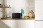 Gorenje mikrovalna pećnica MO20A3T4 postavljena na kuhinji